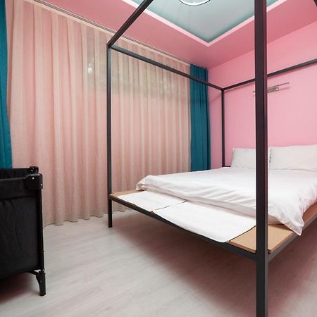 פרישטינה Hotel Gloria מראה חיצוני תמונה